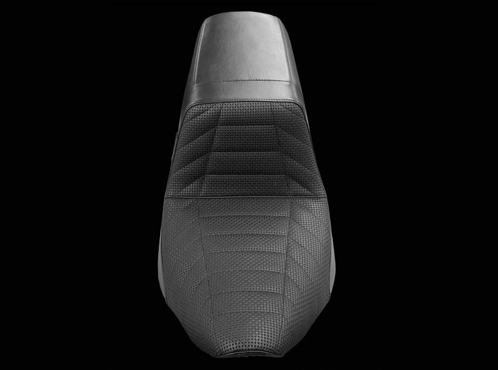 Le Pera Maverick Smooth Seat For Harley Softail FXLR / FLSB 2018-2025...